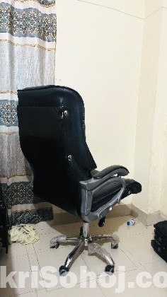 অফিস টেবিল ও চেয়ার বিক্রি হবে